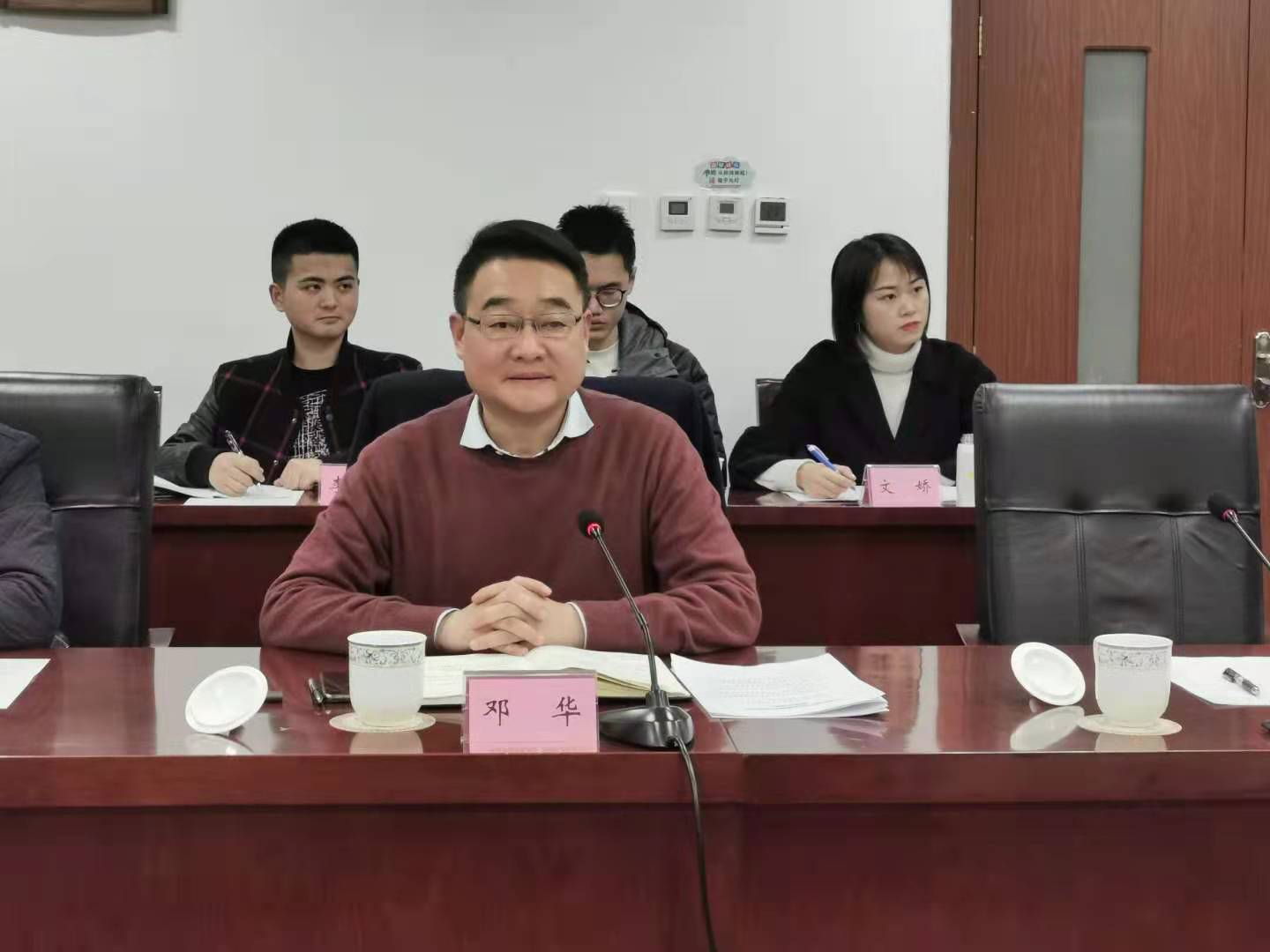 “省、市、縣三級(jí)聯(lián)動(dòng)，多方齊力推動(dòng)達(dá)州苧麻產(chǎn)業(yè)發(fā)展”。