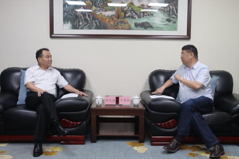李天滿會(huì)見(jiàn)四川大學(xué)全球創(chuàng)聯(lián)常務(wù)副會(huì)長(zhǎng)、四川會(huì)長(zhǎng)呂藺強(qiáng)一行