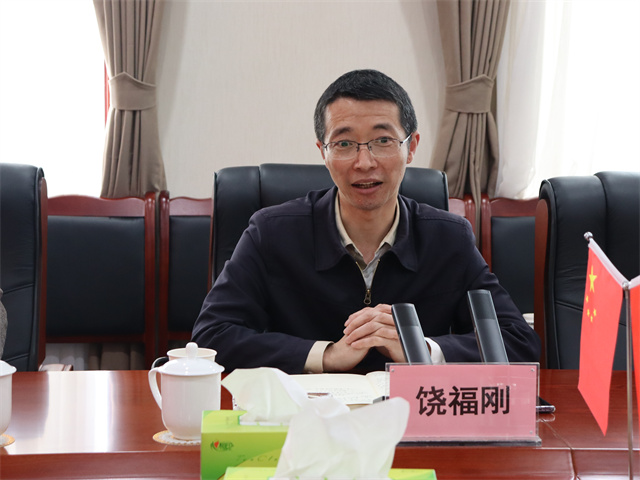 鄧華會(huì)見(jiàn)宜賓市供銷(xiāo)社黨委書(shū)記、理事會(huì)主任饒福剛一行