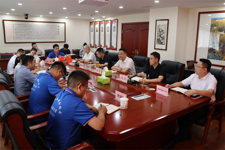 鄧華會見蒙牛集團常溫營銷中心、成都天杰有機農(nóng)業(yè)發(fā)展有限公司相關(guān)負責人一行