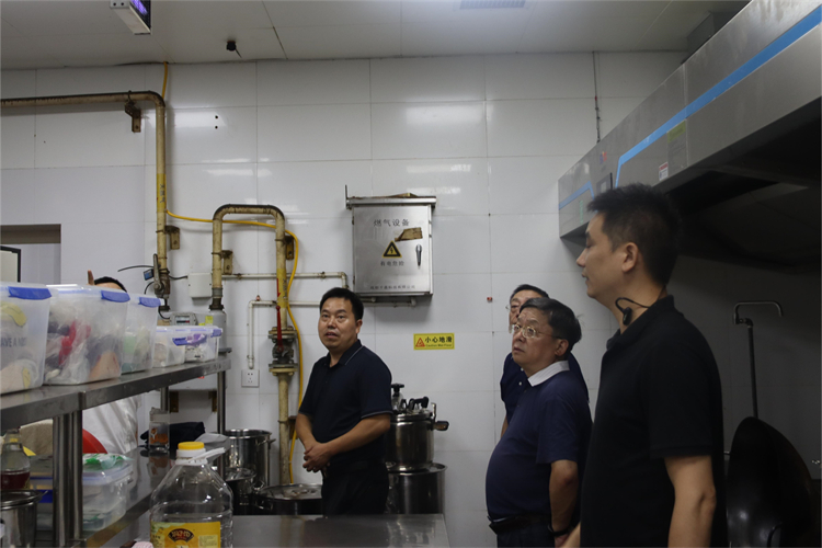 省供銷社黨組成員、理事會副主任向偉益帶隊(duì)檢查指導(dǎo)棉麻集團(tuán)安全生產(chǎn)工作