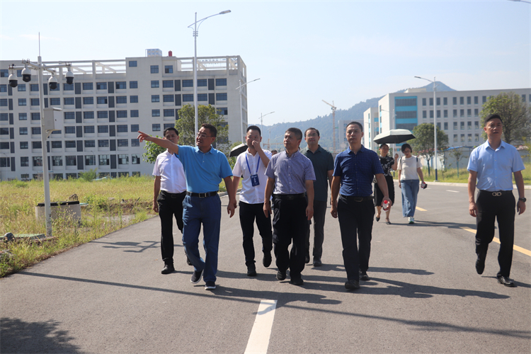 四川省供銷社黨組成員、理事會(huì)副主任任建平一行到四川供銷西南冷鏈物流（達(dá)州）基地調(diào)研